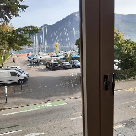 Face Au Lac Annecy Exterior photo